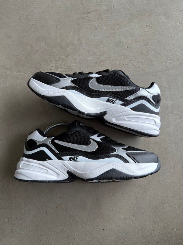 Nike Air Monarch Siyah