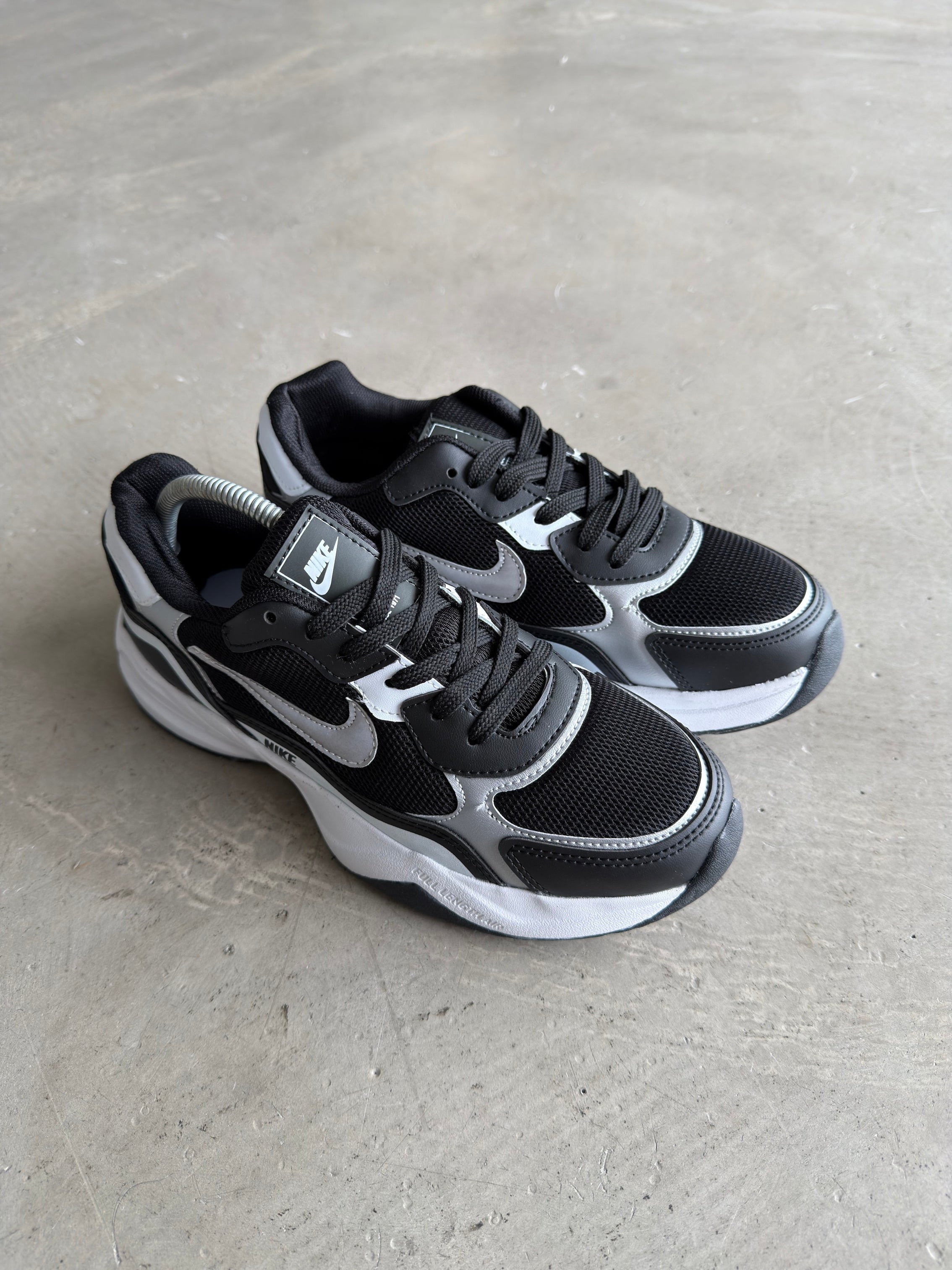 Nike Air Monarch Siyah
