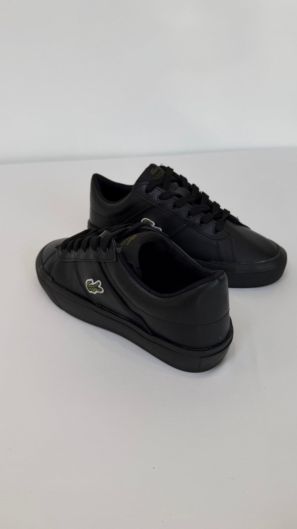lacoste düz taban siyah